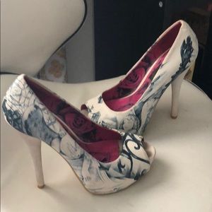 Skull Print Platform Heels
